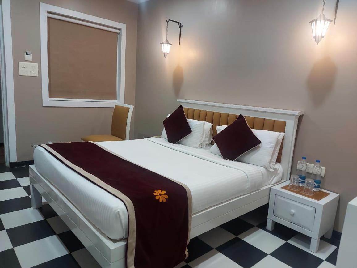 Gold Beach Villa Daman Esterno foto