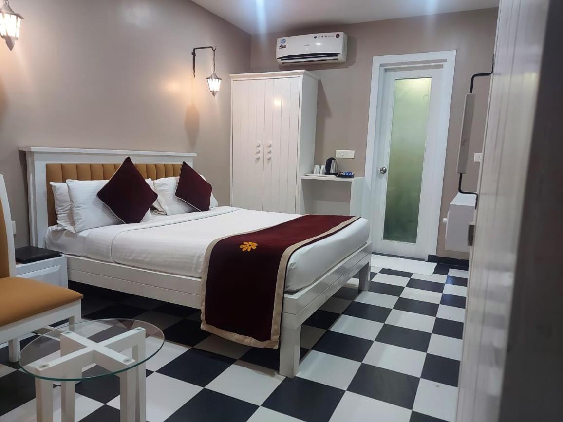 Gold Beach Villa Daman Esterno foto