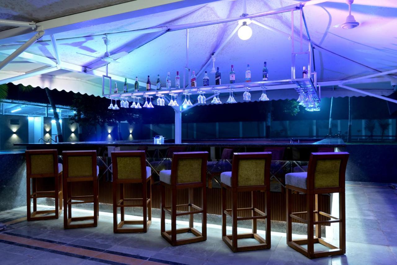 Gold Beach Villa Daman Esterno foto