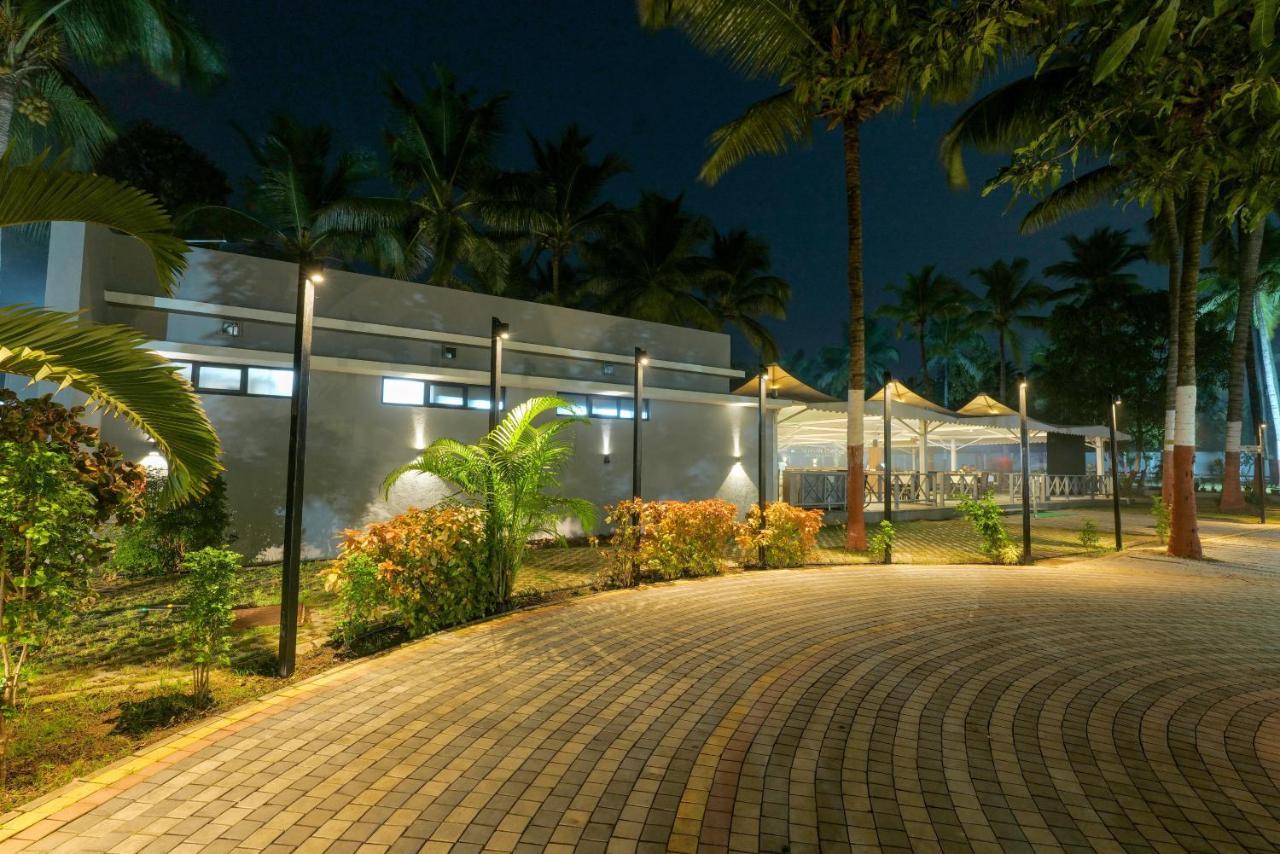 Gold Beach Villa Daman Esterno foto