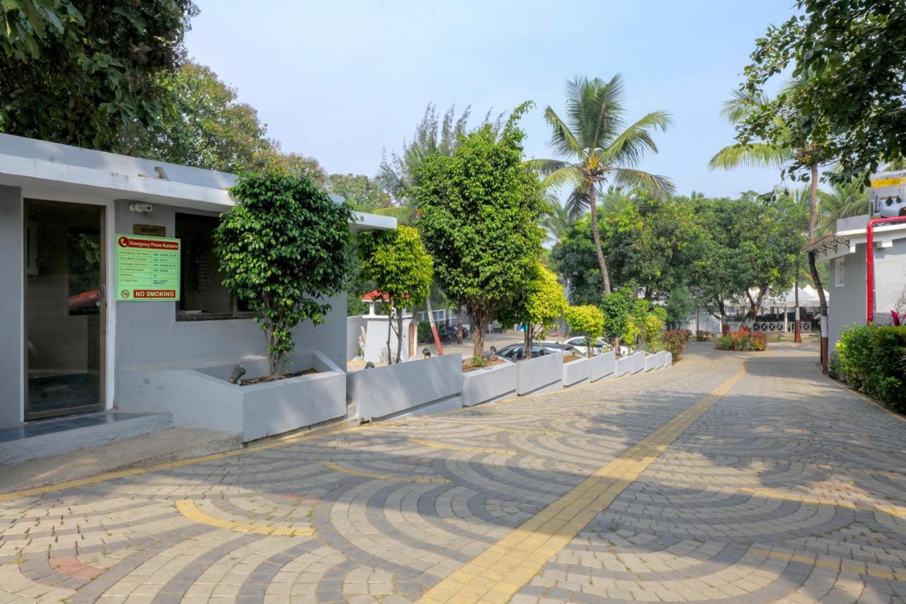 Gold Beach Villa Daman Esterno foto