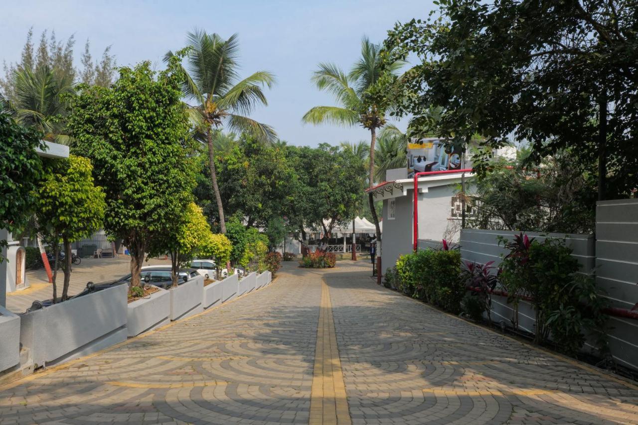 Gold Beach Villa Daman Esterno foto