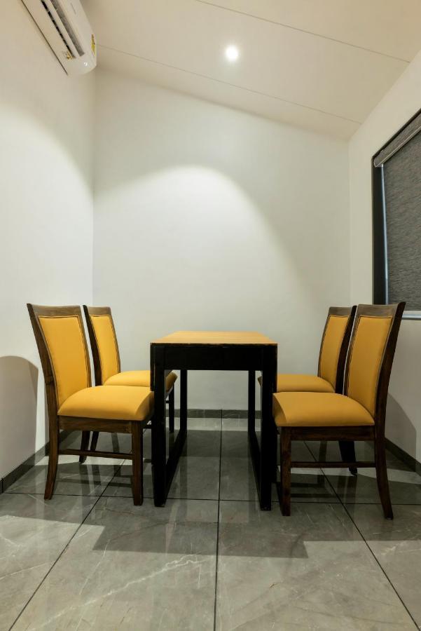 Gold Beach Villa Daman Esterno foto