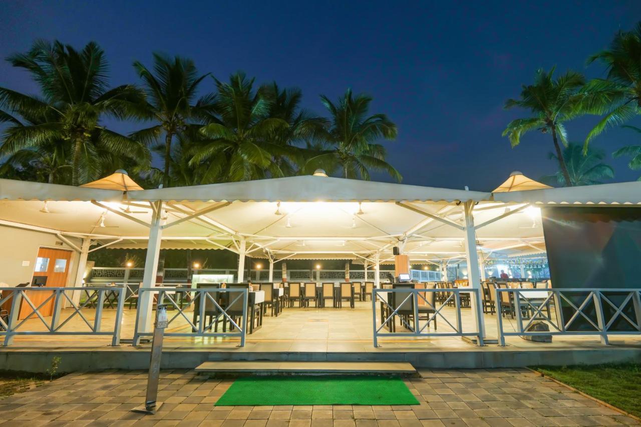 Gold Beach Villa Daman Esterno foto